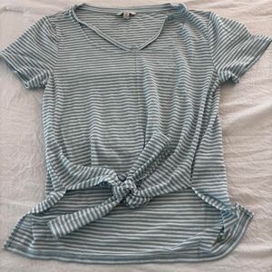 BOUTIQUE XSmall Blue White T Shirt Work Tie Slit Women's Casual Knot Blouse